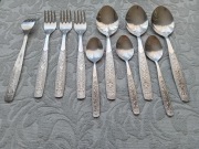 sztućce GERLACH vintage PRL wzór roślinny 3x łyżki 3x łyżeczki 4x widelce