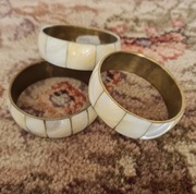 Bransolety w kolorze złoto, perłowe - Cieńkie