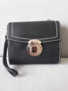 Kosmetyczka damska skórzana.