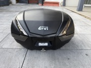 KUFER CENTRALNY GIVI V47NNT