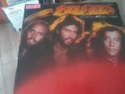 Bee Gees – Spirits Having Flown