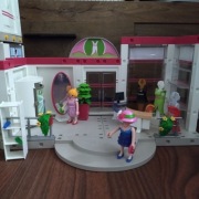 Playmobil 5486 butik odzieżowyCentrum, Galeria handlowa
