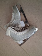 Łyżwy białe na lód