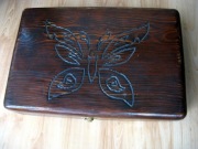 Skrzynka kuferek pudełko drewniane 295x195x75 mm motyl