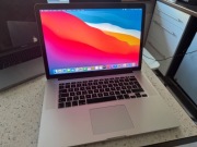 Laptop Apple MacBook Pro A1398 15,4 " Intel Core i7 8 GB / 256 GB srebrny