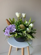 Wiosenny stroik na cmentarz w stylu łąki – ręcznie wykonany