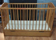 Łóżeczko dziecięce drewniane 