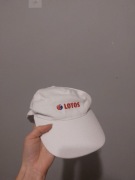 Biała czapka z daszkiem z logo Lotos