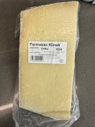 Parmezan włoski domowy pakowany po 1kg