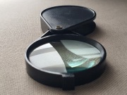 Stara lupka wsuwana do plastikowego etui