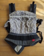 Nosidełko Manduca First - stan idealny - Chusta bebelulu GRATIS