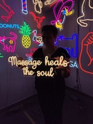 Massage heals the soul Neon Napisy LED. Masaż Napisy Świetlne.