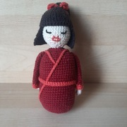 Szydełkowana lalka Kokeshi 16cm