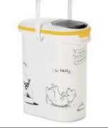 Pojemnik na karmę dla psa i kota Curver  10l ułatwia dozowanie karmy 