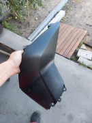 KTM DUKE 125 Owiewka boczek pokrywa zbiornika 