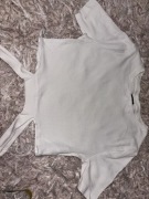 Biały top z wycięciem na brzuchu House’a rozmiar L