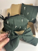 Zestaw kosmetyczki i brelok