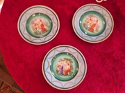 Zestaw ozdobnych talerzy ze scenkami Bavaria ze złoceniami