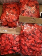 Płatki róż czerwone 4 paczki po 500 sztuk dekoracje na walentynki