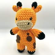 Pluszak żyrafa na szydełku