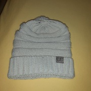 Czapka  100% acrylic beżowa