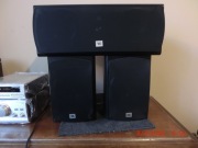 Kolumny głośnikowe JBL LX1 plus centralny.