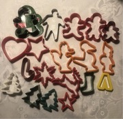 Foremki do pierników różne wzory 19 szt