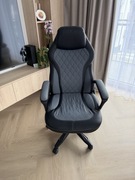 Fotel biurowy obrotowy