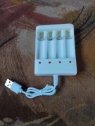 Ładowarka akumulatorków baterii 4x AA lub AAA