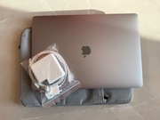 MacBook Pro 16 cali 2019 + Ładowarka + Adapter + Futerał