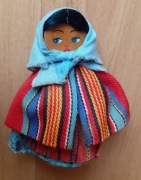 Lalka drewniana w stroju ludowym