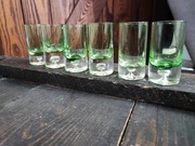 Stare francuskie kieliszki do wódki piękna zieleń Vintage