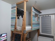 Łóżko piętrowe drewniane antresola domek