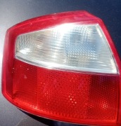 Lampa A4 b6 sedan
