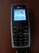 Telefon LG KG130 z ładowarką 