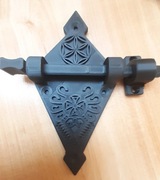 Zasuwa ozdobna do drzwi furtki motyw parzenica