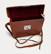 Skórzana torebka vintage z welurowym wnętrzem kuferek retro unikat vintage 