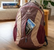 Plecak Deuter damski męski sportowy wycieczkowy burgund
