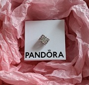 Pandora charms Lśniace kamienie Pave 