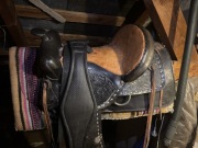 Siodło western z popręgiem i czaprakiem