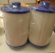 Dwa duże filtry do basenów i spa jacuzzi