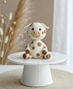 Figurka z masy cukrowej krowa krówka dla dziecka na tort urodziny