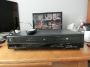 Nagrywarka DVD/VHS AGFAPHOTO z pilotem i kartonem