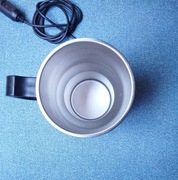 Samochodowy kubek podgrzewający wodę na 12V o pojemności 400ml 