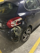 Lampa prawa tylna peugeot 208 2012