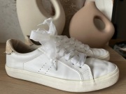 Tenisówki damskie Trampki Buty Sportowe BERSHKA białe r. 38