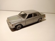 Mercedes-Benz 450 SEL Bburago 1:24