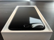 iPhone SE 2020 (2. gen), czarny, 128 GB, MHGT3PM/A (model A2296)