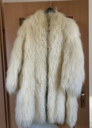 MODNE FUTRO z lamy- ciepłe, długie do kolan , atrakcyjne .
