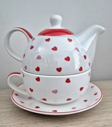 Imbryk, dzbanek z filizanką w serduszka Walentynki